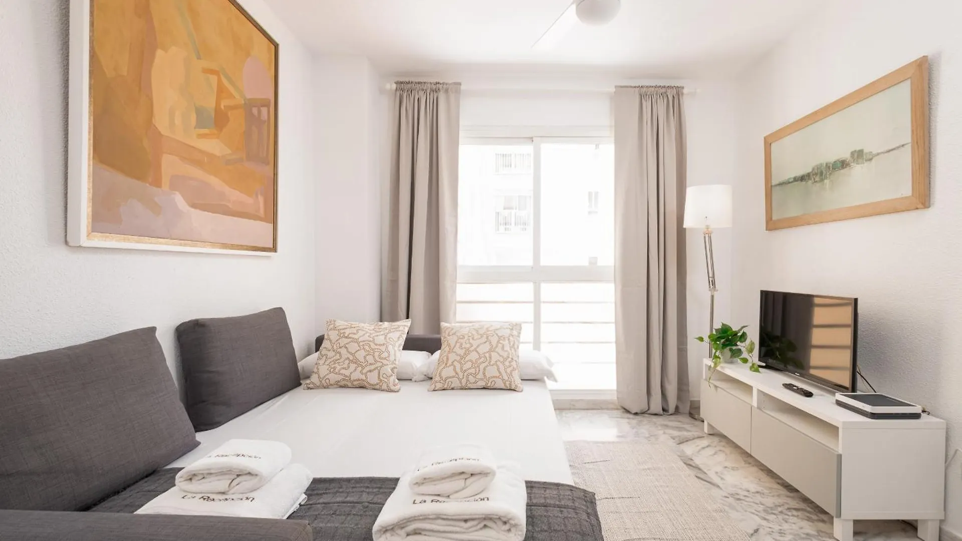 C18 Lovely Apartment In Malagueta Beach 말라가 0*,  스페인