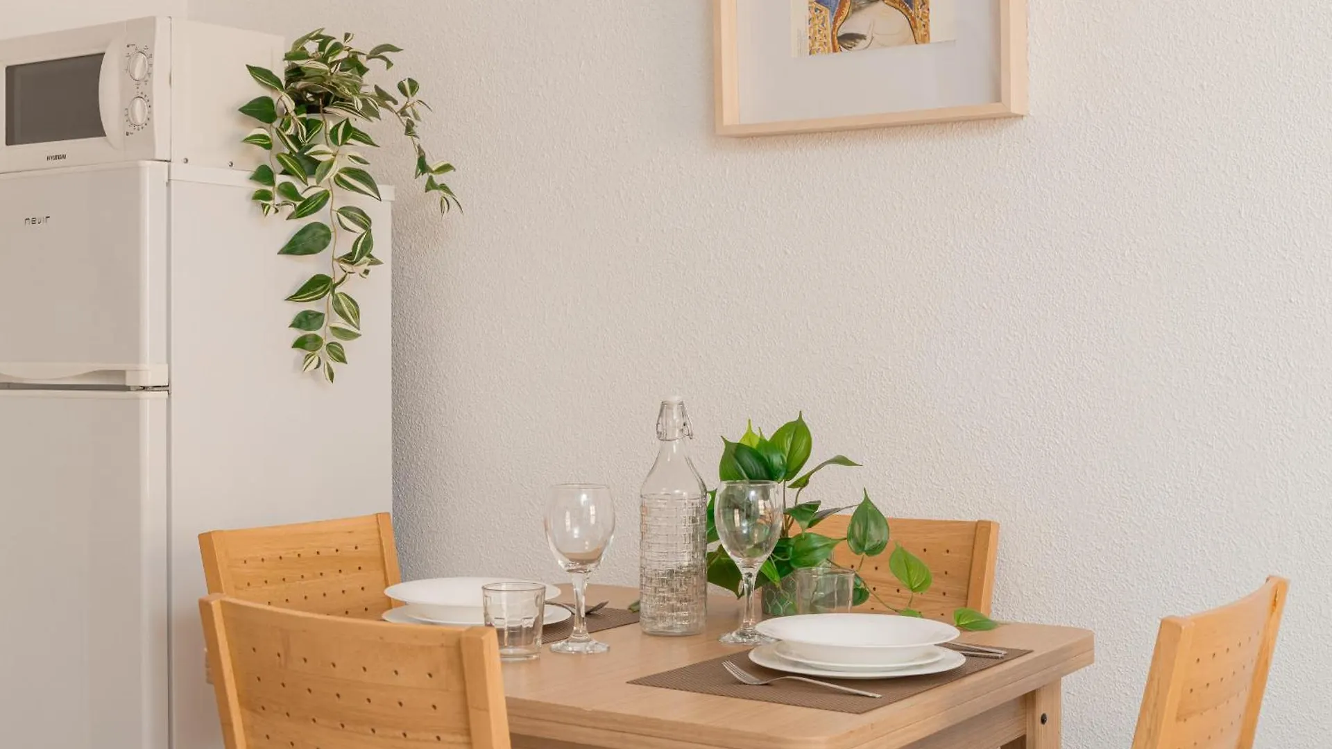 C18 Lovely Apartment In Malagueta Beach 말라가 0*,